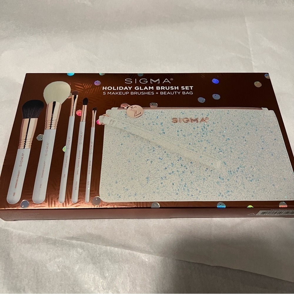 New Sigma Beauty Holiday Glam Brush Set